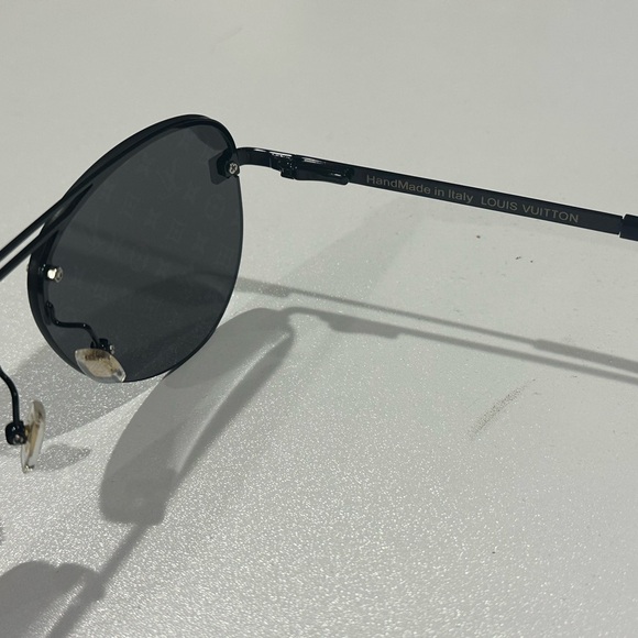 Louis Vuitton Unisex Checkered Black Sunglasses Men’s Women’s Shades LV - Picture 8 of 8